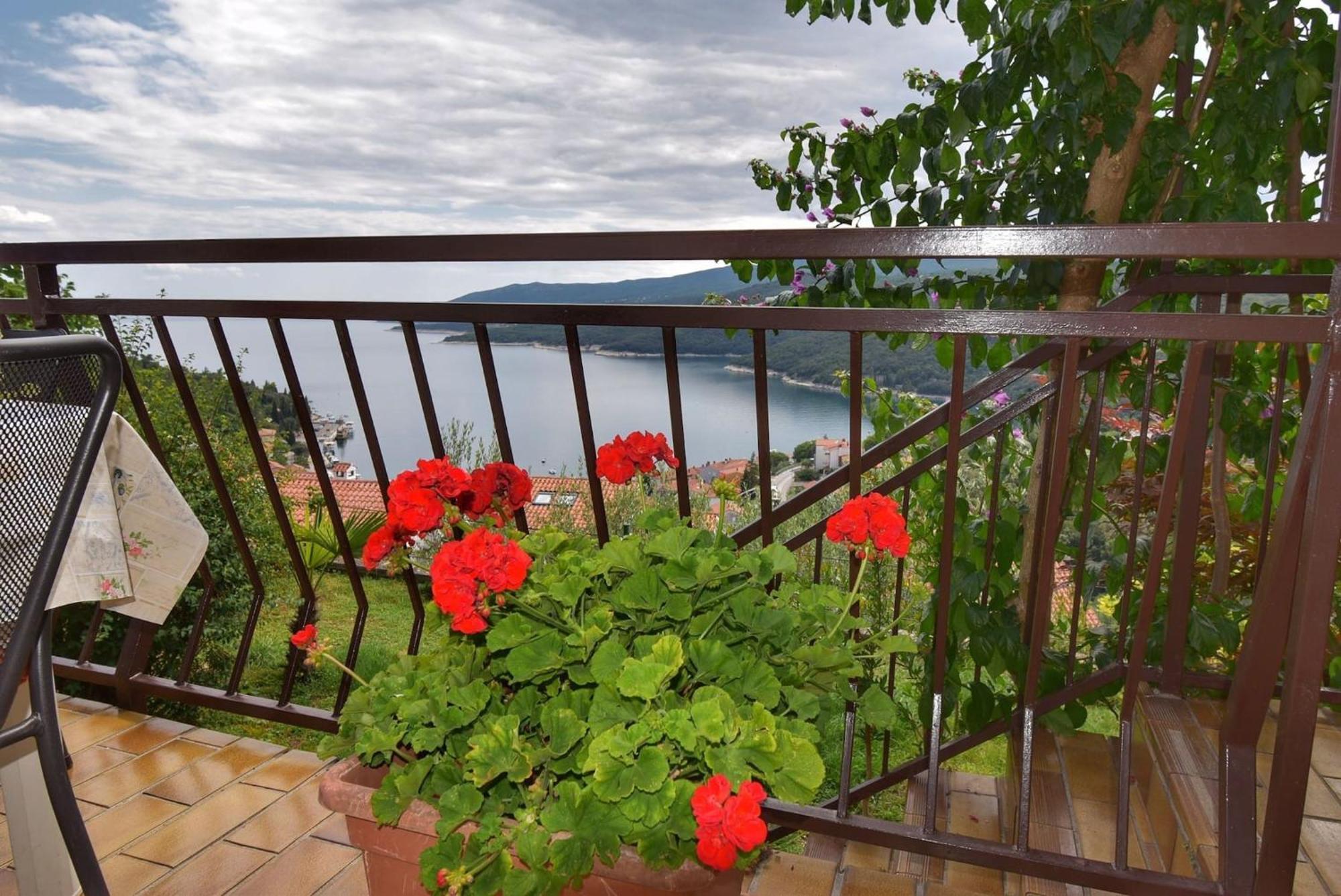 Apartment Neda In Rabac With Bay View 外观 照片