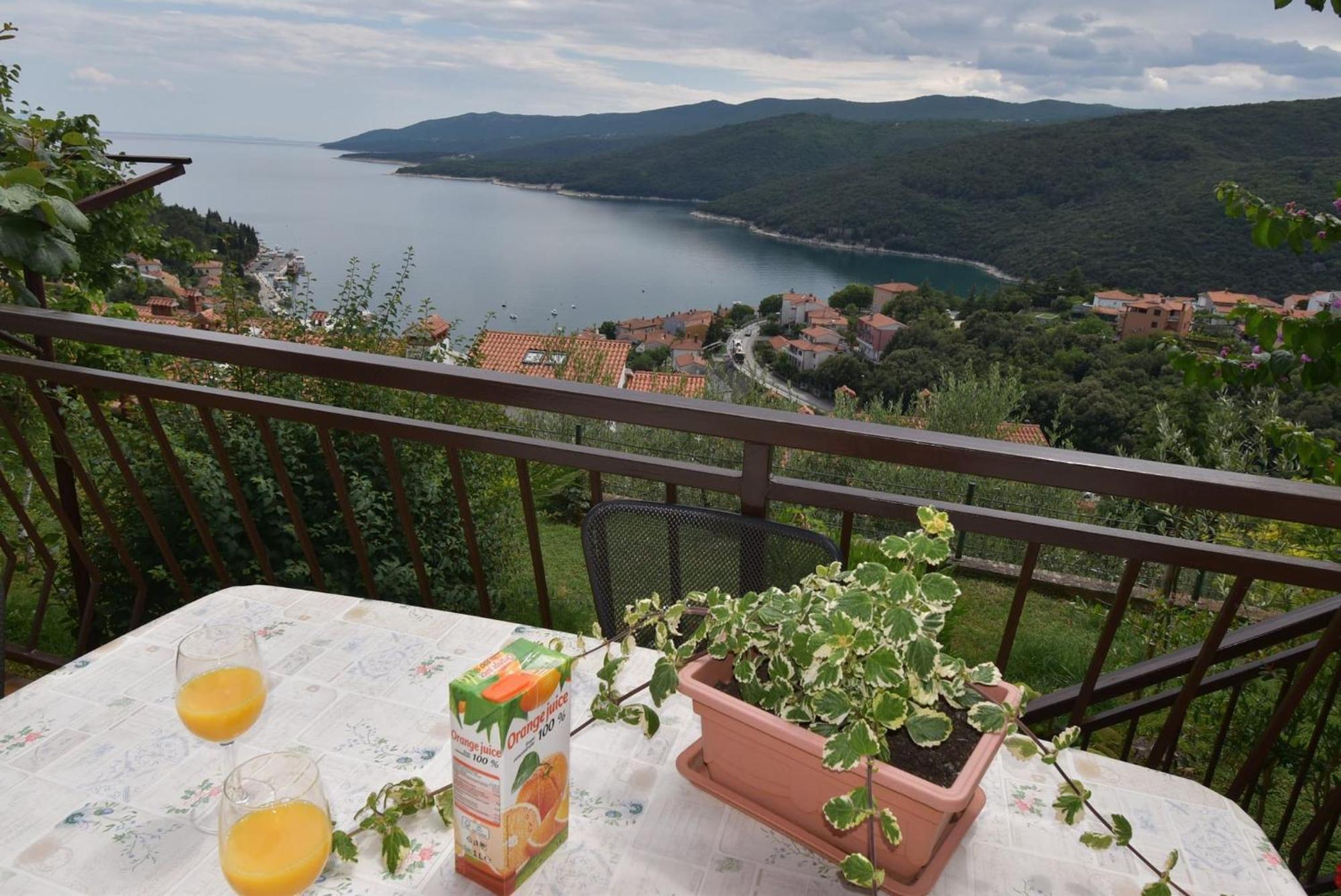 Apartment Neda In Rabac With Bay View 外观 照片